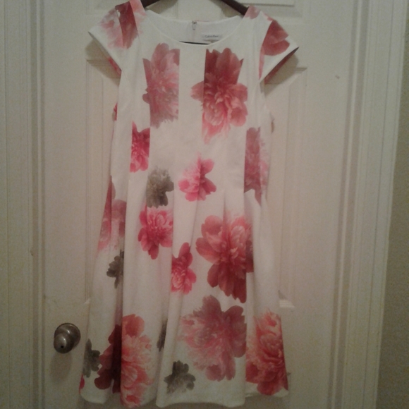 Calvin Klein Dresses & Skirts - Calvin Klein White Floral Dress